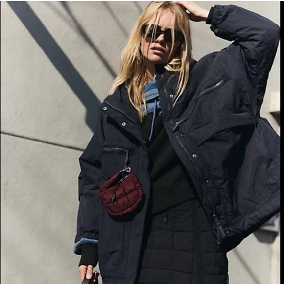 NWT - FP Movement Billie Boxy Insulated Lightweight Jacket - Black- Size XS/S - Picture 1 of 7